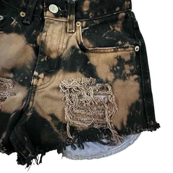 Levi’s ~ Black 550 Tie Dye shorts~ hardware detail on back pocket ~ size 12slim - Picture 6 of 12